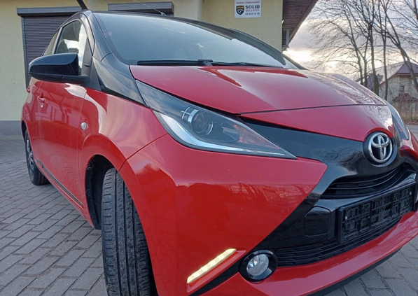 Toyota Aygo cena 33400 przebieg: 82122, rok produkcji 2017 z Pilawa małe 301